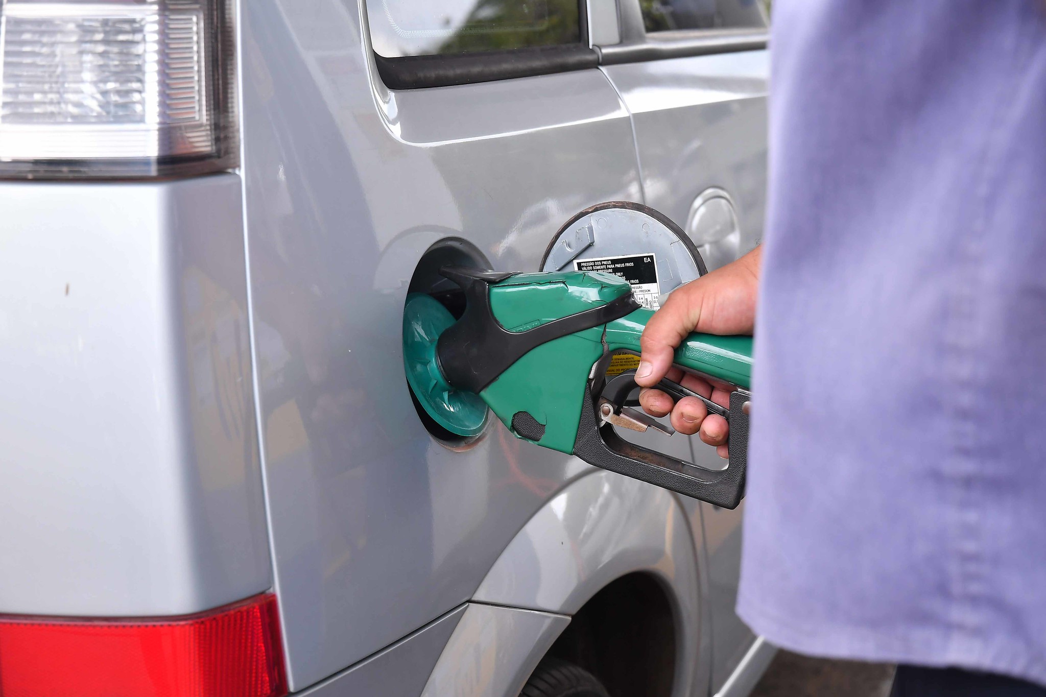 Jornal Ilustrado - Preço do etanol cai 7%, da gasolina 2% e do diesel 0,2%, informa pesquisa do Procon