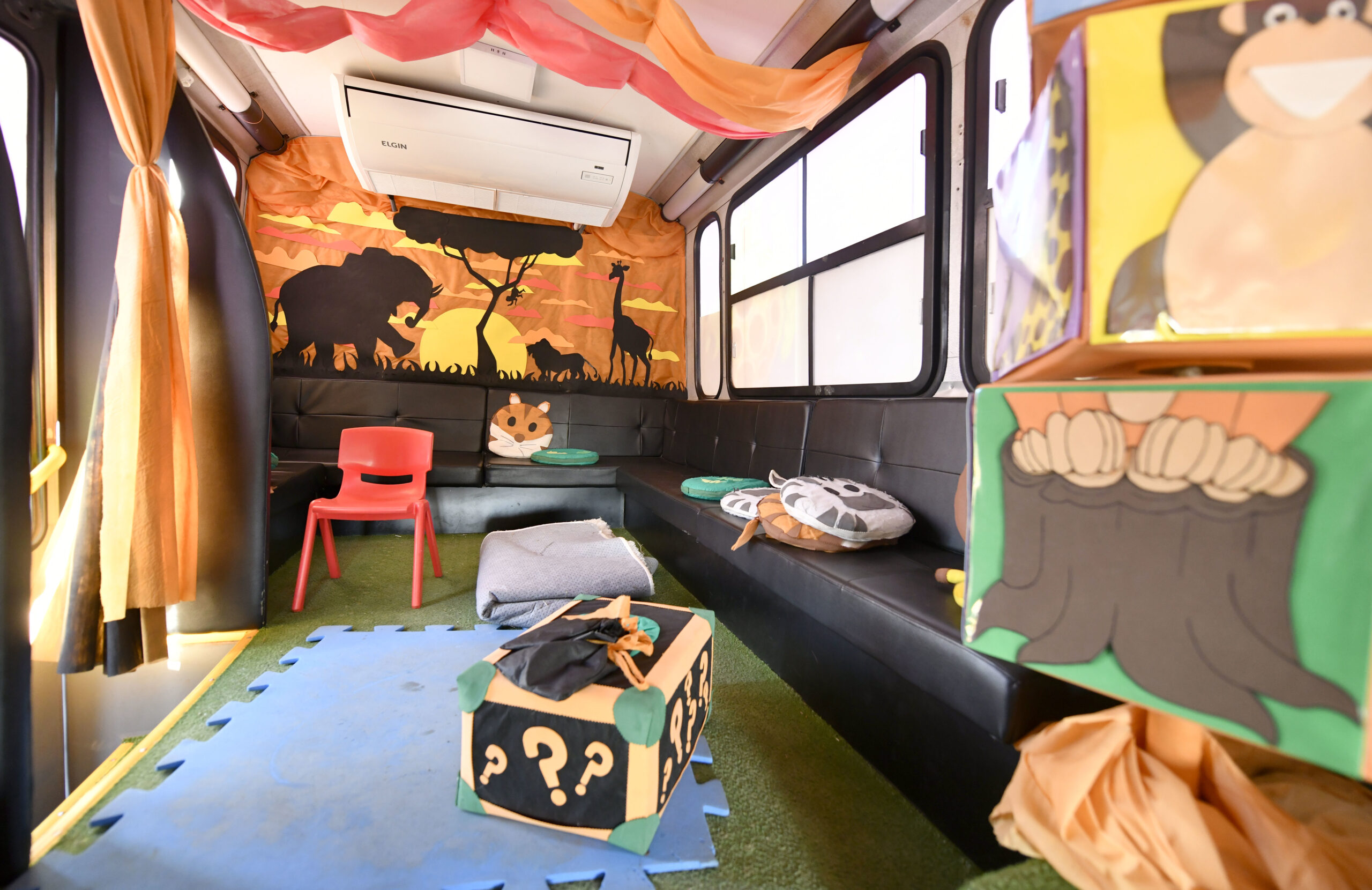 Jornal Ilustrado - Ônibus da Biblioteca Itinerante é depredado e tem itens furtados no bairro Sonho Meu