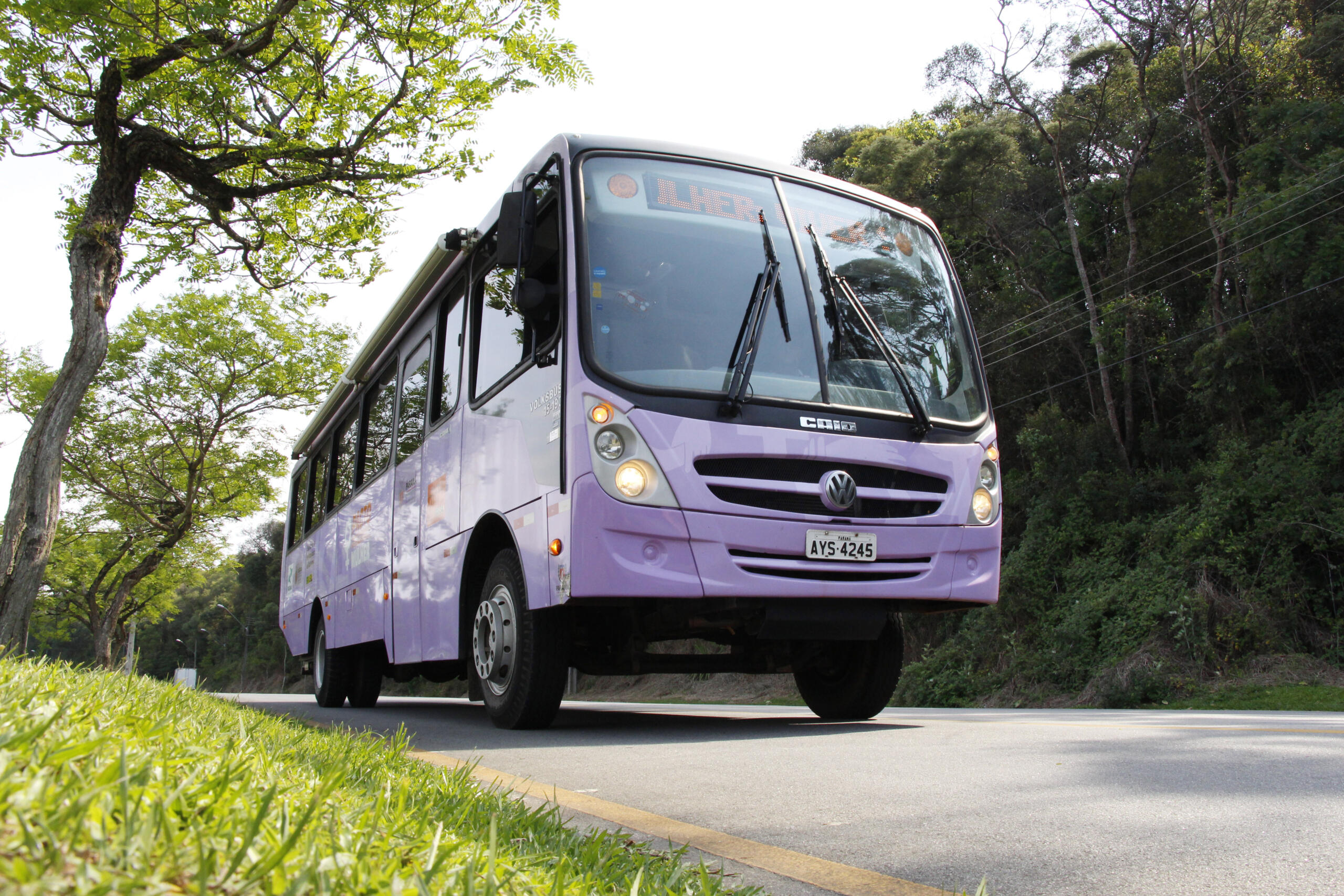 Ônibus Lilás, com orientações jurídicas e psicológicas à mulher, chega a Umuarama na quarta