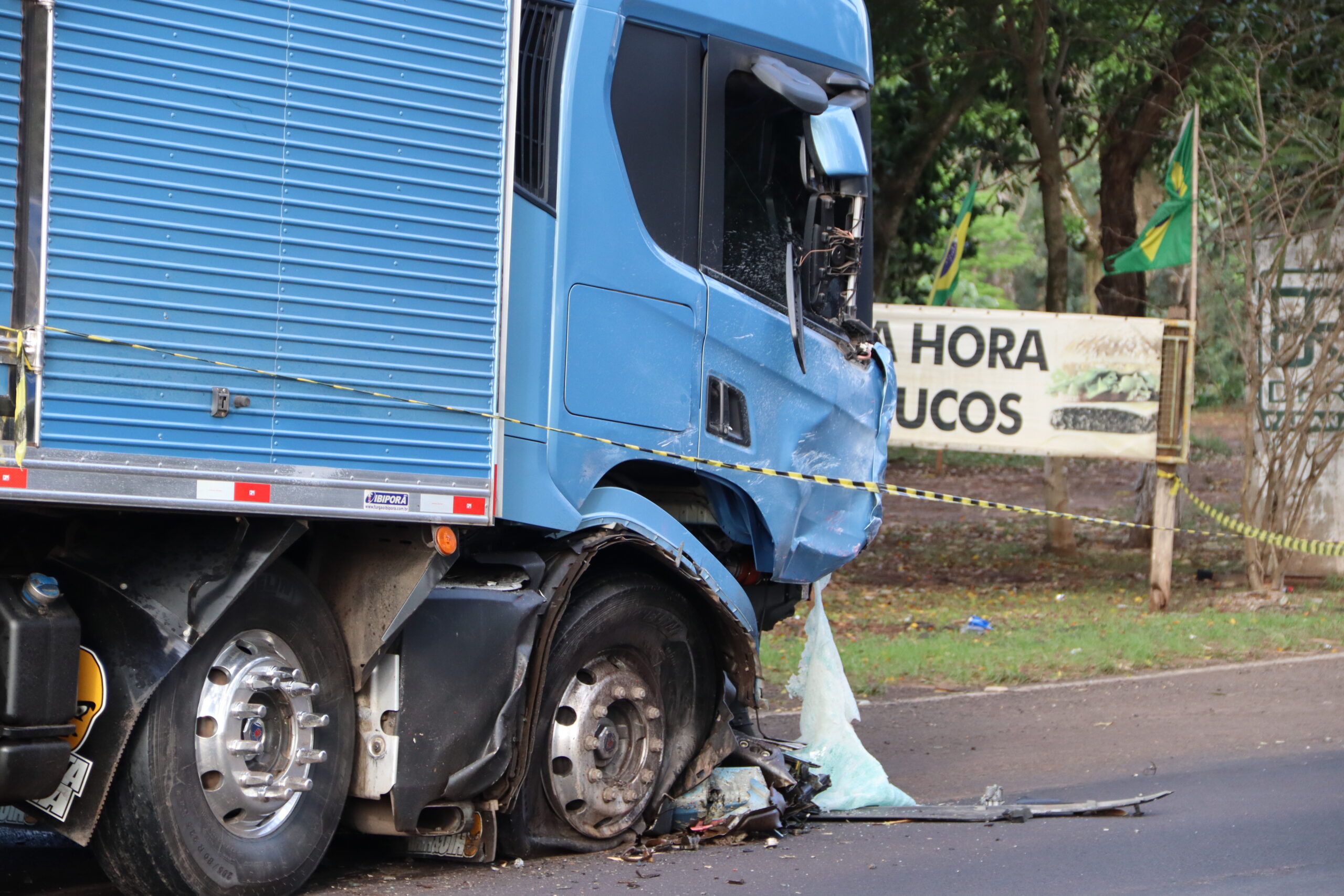 Jornal Ilustrado - Médico morre em grave acidente na PR-323, entre Umuarama e Cruzeiro do Oeste 
