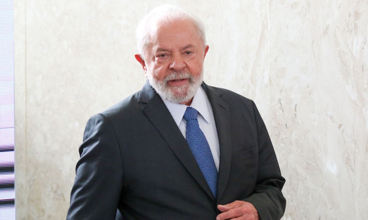 Jornal Ilustrado - Lula vai à Índia para assumir presidência do G20