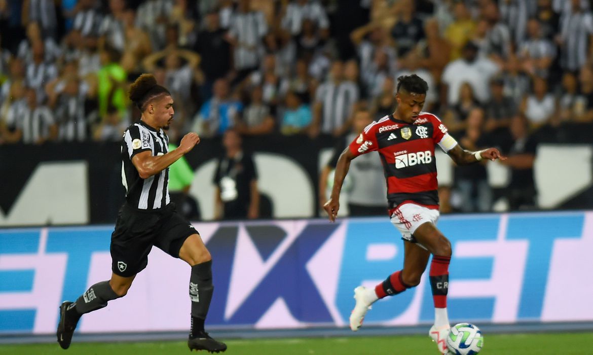 Jornal Ilustrado - Técnico do Botafogo põe cargo à disposição após derrota para Flamengo