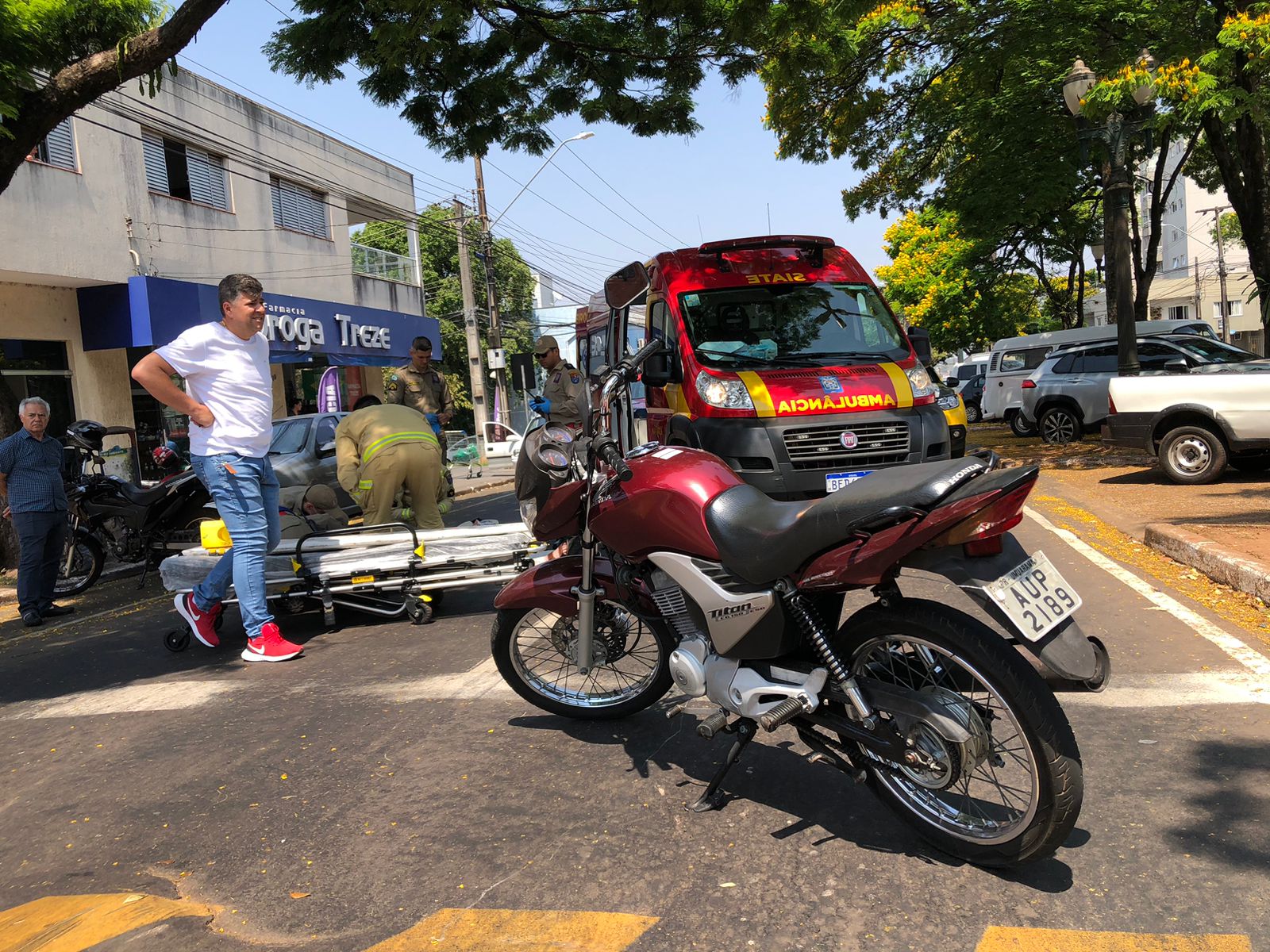 Jornal Ilustrado - Idoso sofre ferimento na cabeça após ser atropelado por moto em Umuarama  
