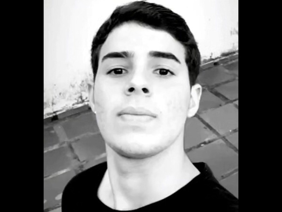 Morre estudante de 16 anos que lutava contra leucemia em Umuarama  