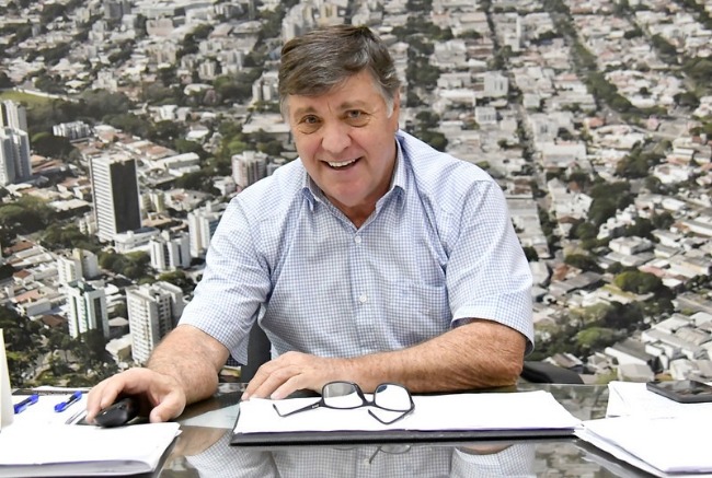 Em nova decisão, TJ-PR devolve cargo de prefeito para Pozzobom