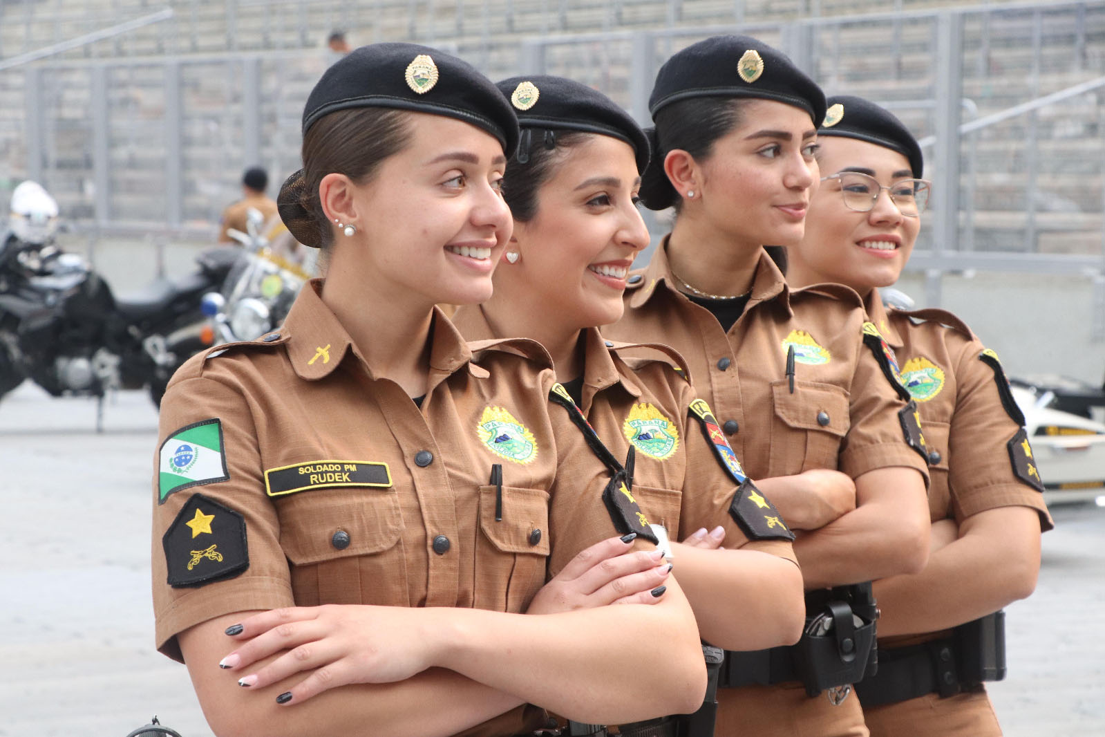 Jornal Ilustrado - 467 mulheres fazem parte da nova turma de policiais militares no Paraná