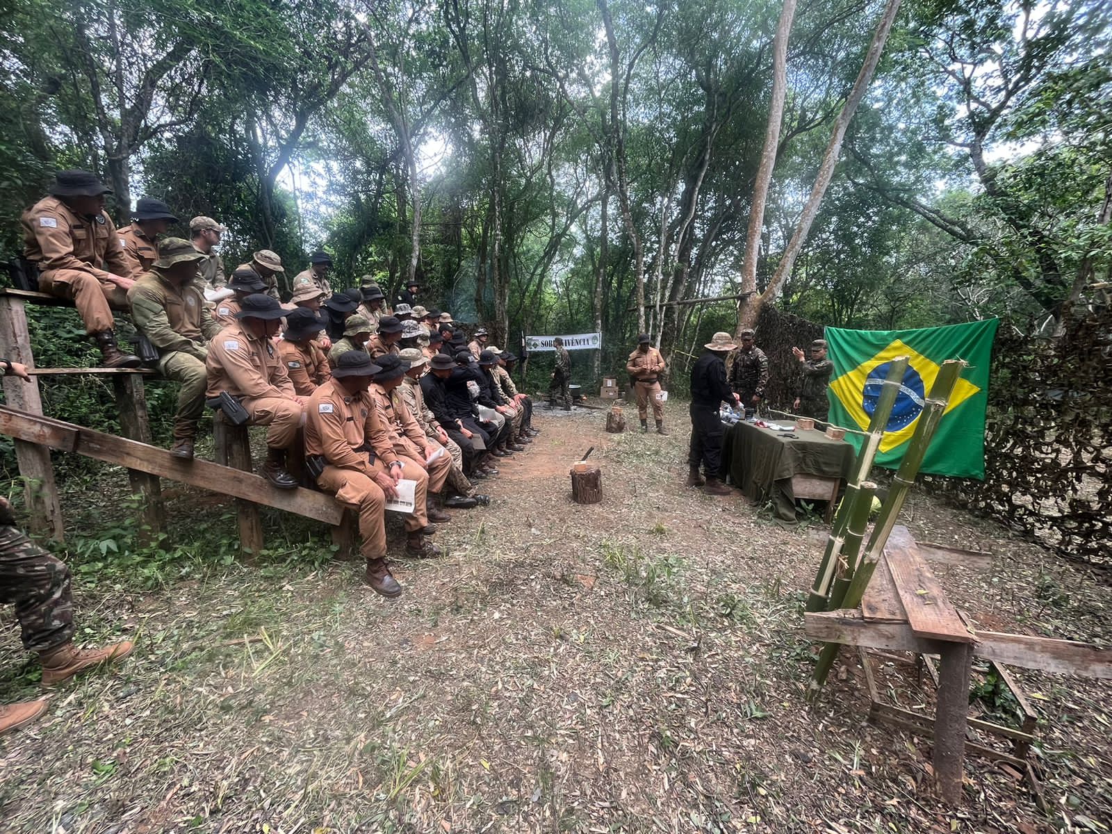 Jornal Ilustrado - Policiais de Umuarama participam do XIV Curso de Unidades Especializadas de Fronteira 