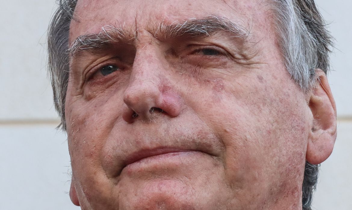 Jornal Ilustrado - Bolsonaro é condenado a indenizar jornalistas por danos morais