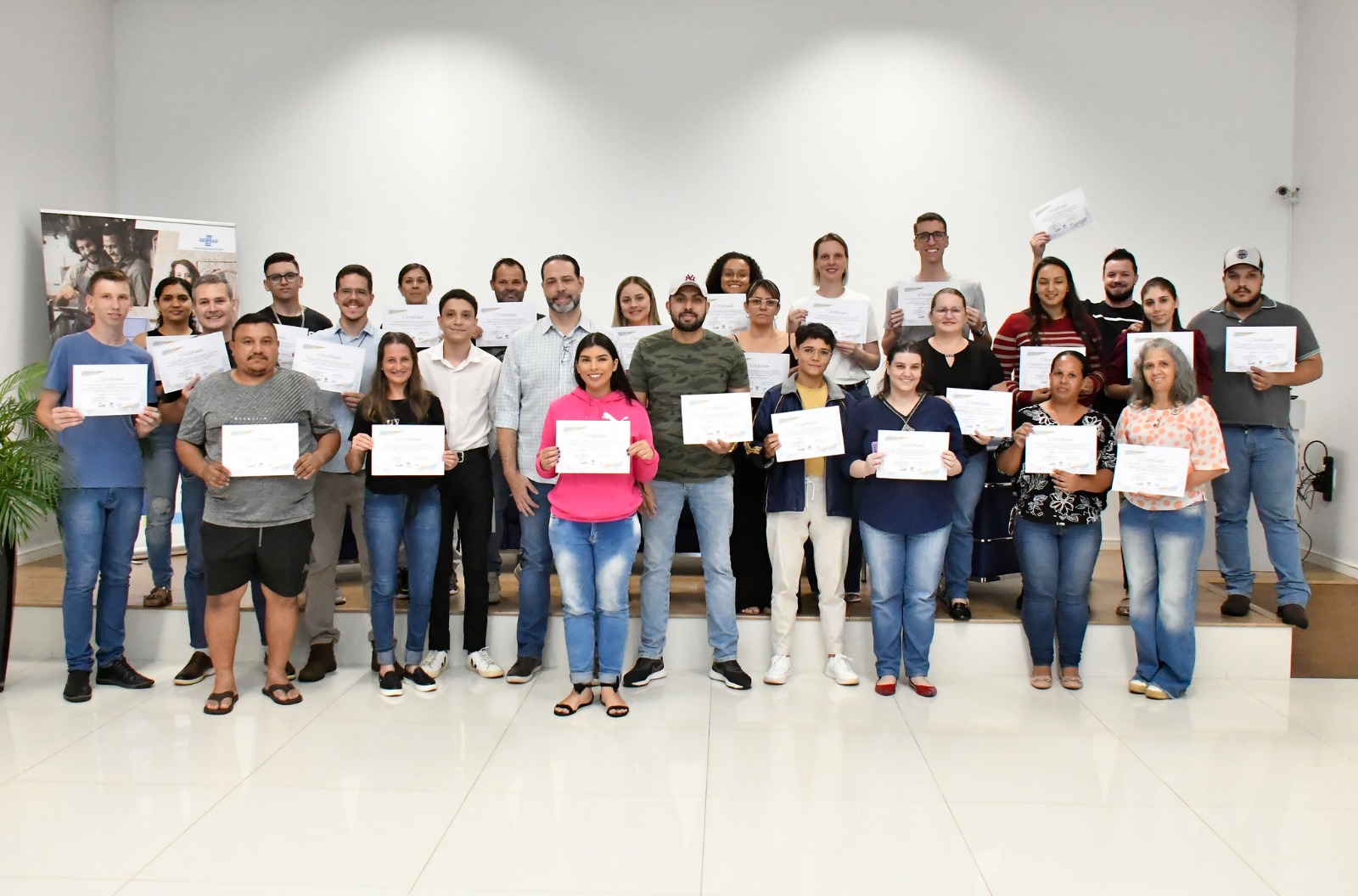 Jornal Ilustrado - Mais uma turma é certificada após curso de marketing digital oferecido pelo município
