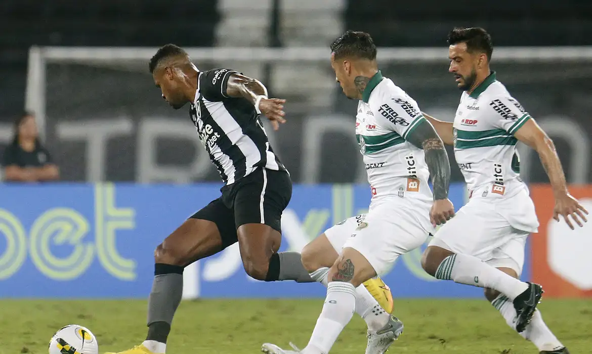 Jornal Ilustrado - Brasileiro: Botafogo pega Coritiba tentando voltar à luta pelo título
