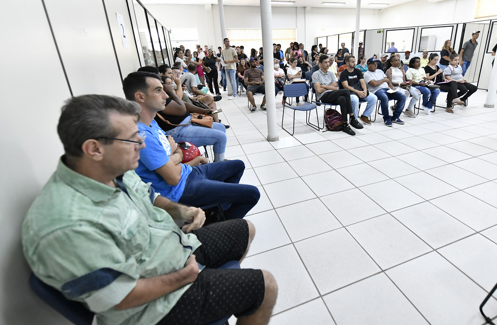 Jornal Ilustrado - Mais de 120 pessoas foram encaminhadas para entrevista de emprego