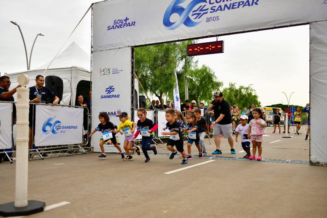 Jornal Ilustrado - 600 corredores participaram da última competição da Sanepar no Interior, em Umuarama