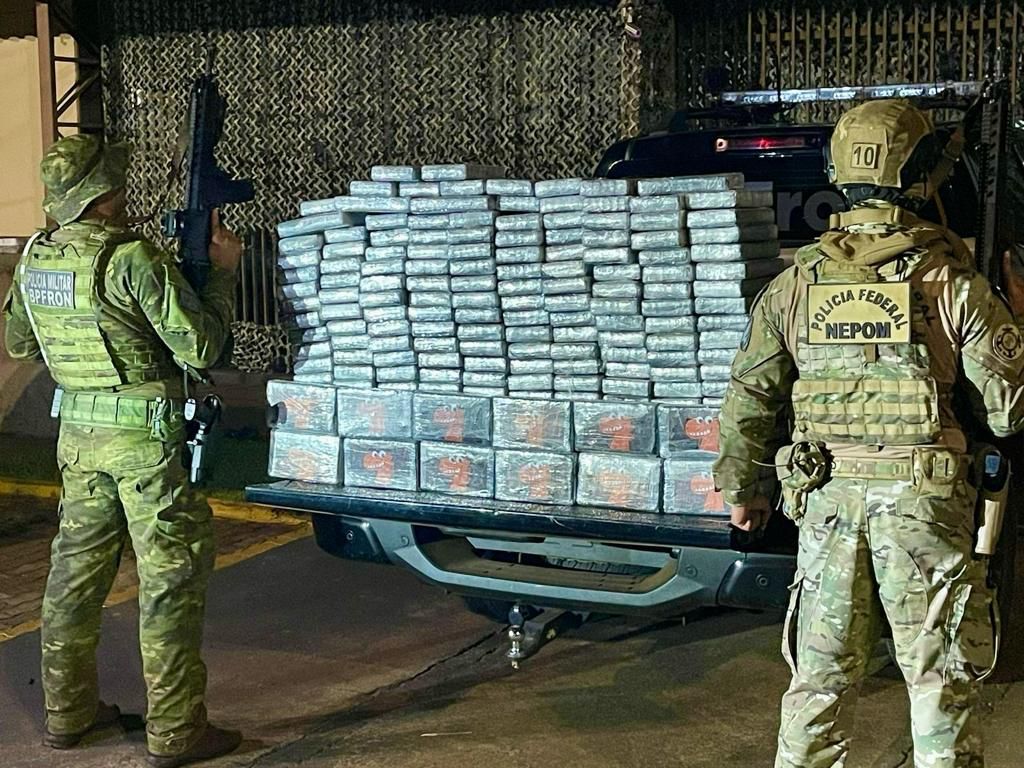 Jornal Ilustrado - Operação resulta na apreensão de mais de 200 quilos cocaína no Rio Paraná