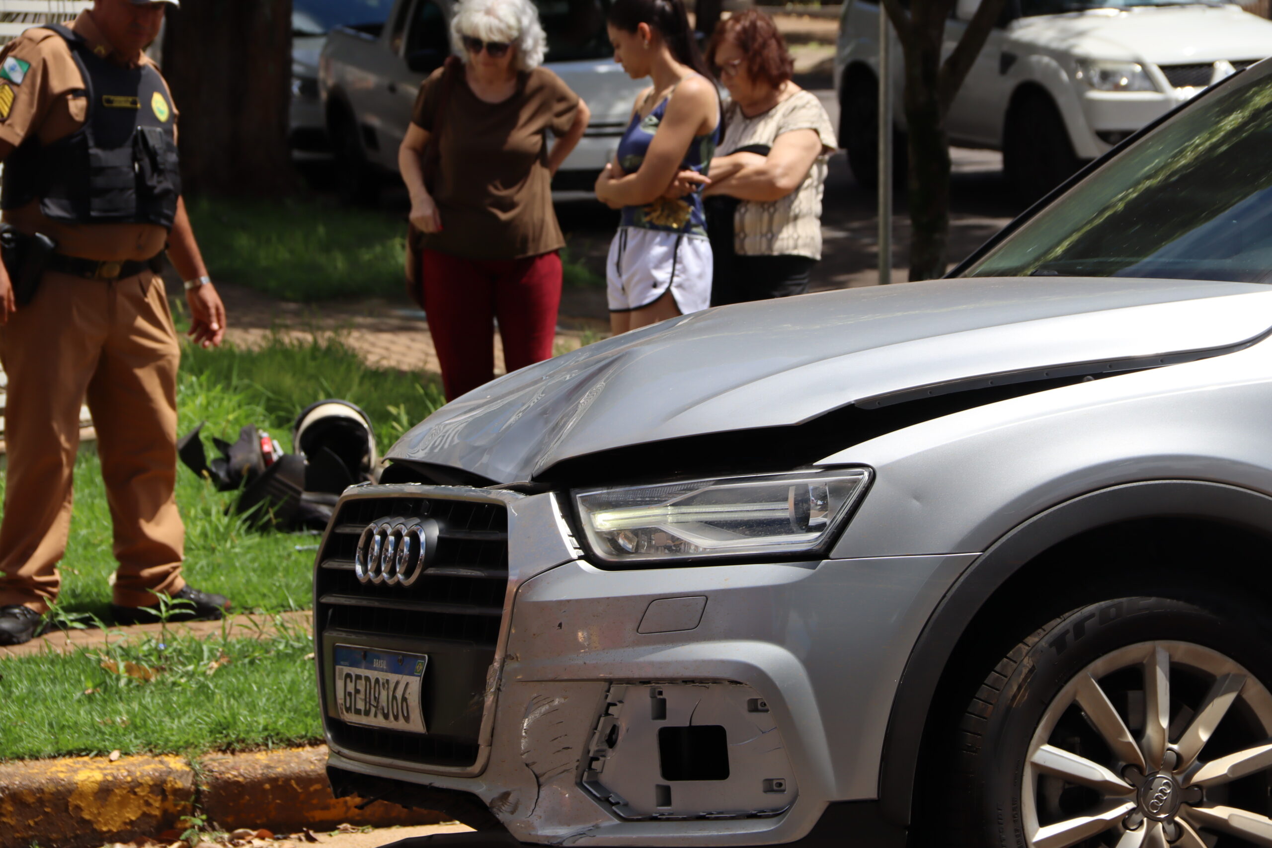 Jornal Ilustrado - Acidente entre moto e Audi Q3 deixa homem de 57 anos ferido em Umuarama 