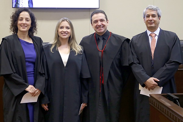 Michele Lermen Scottá é a nova juíza titular da 1ª Vara do Trabalho em Umuarama” 