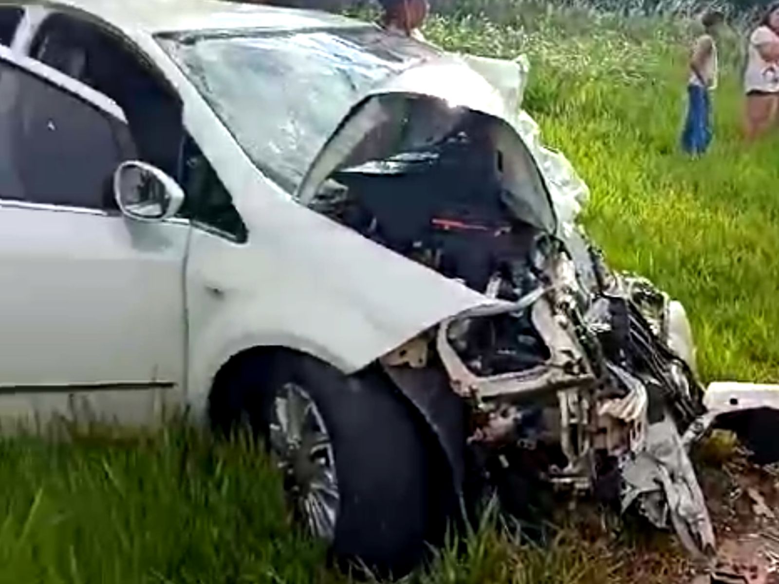 Jornal Ilustrado - Grave acidente na PR-468 deixa quatro feridos e interrompe tráfego