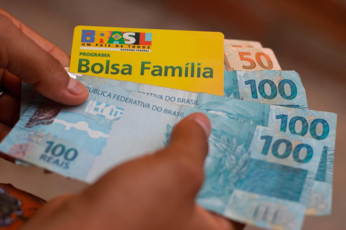 Jornal Ilustrado - Governo divulga calendário de pagamentos do Bolsa Família para 2024