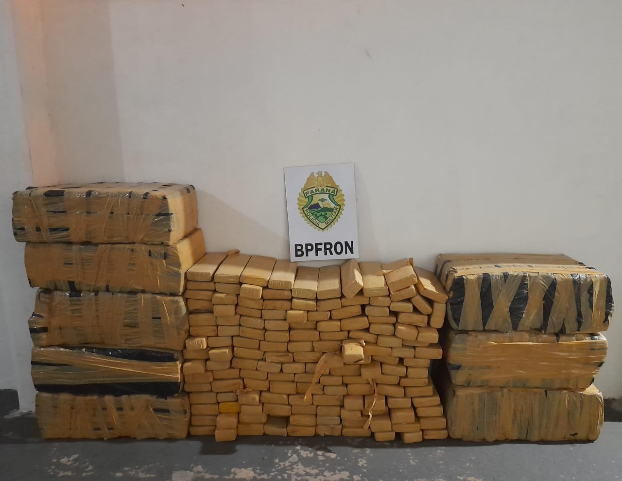 BPFron de Umuarama apreende adolescente de 16 anos com 300 quilos de maconha  