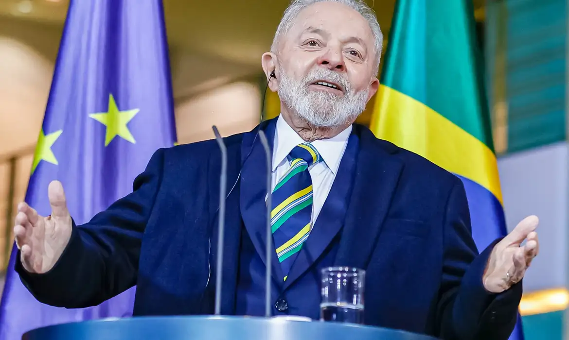 Jornal Ilustrado - Lula diz que não desistirá do acordo entre Mercosul e União Europeia