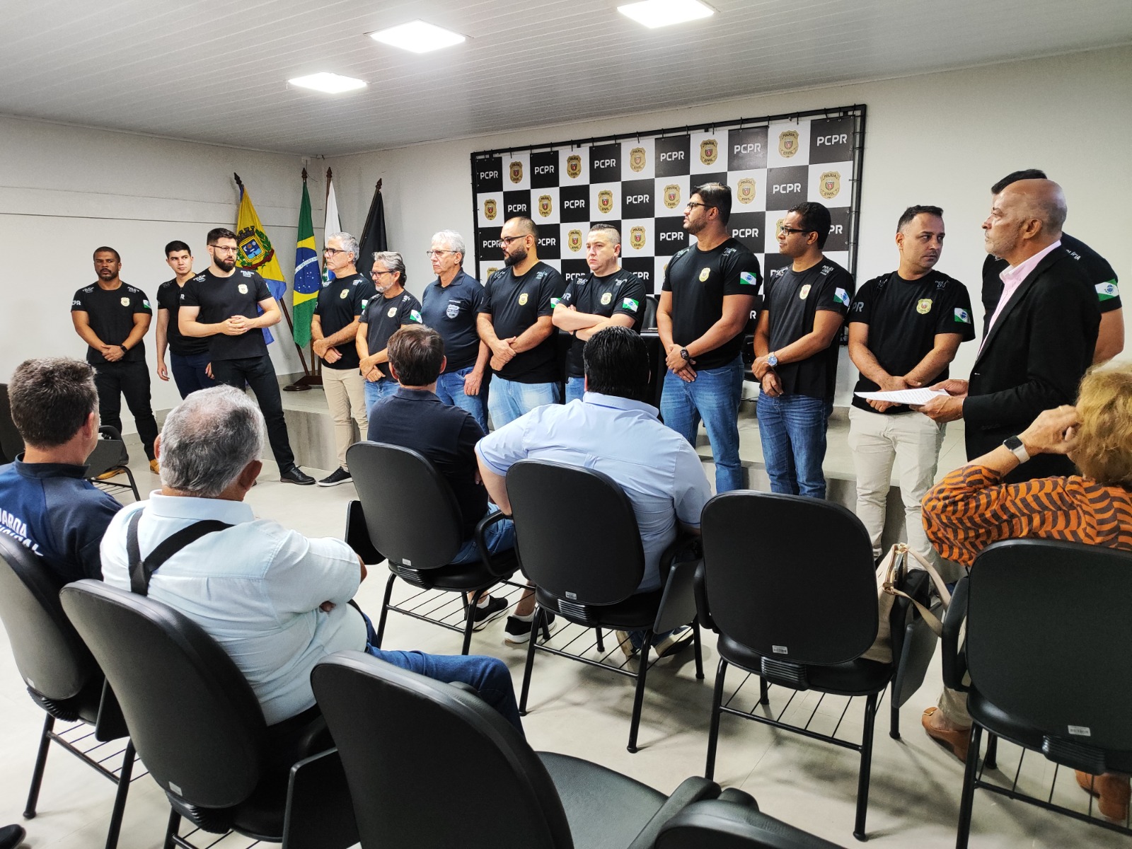 Jornal Ilustrado - CONSEG realiza homenagem à Polícia Civil de Umuarama por investigação de triplo homicídio 