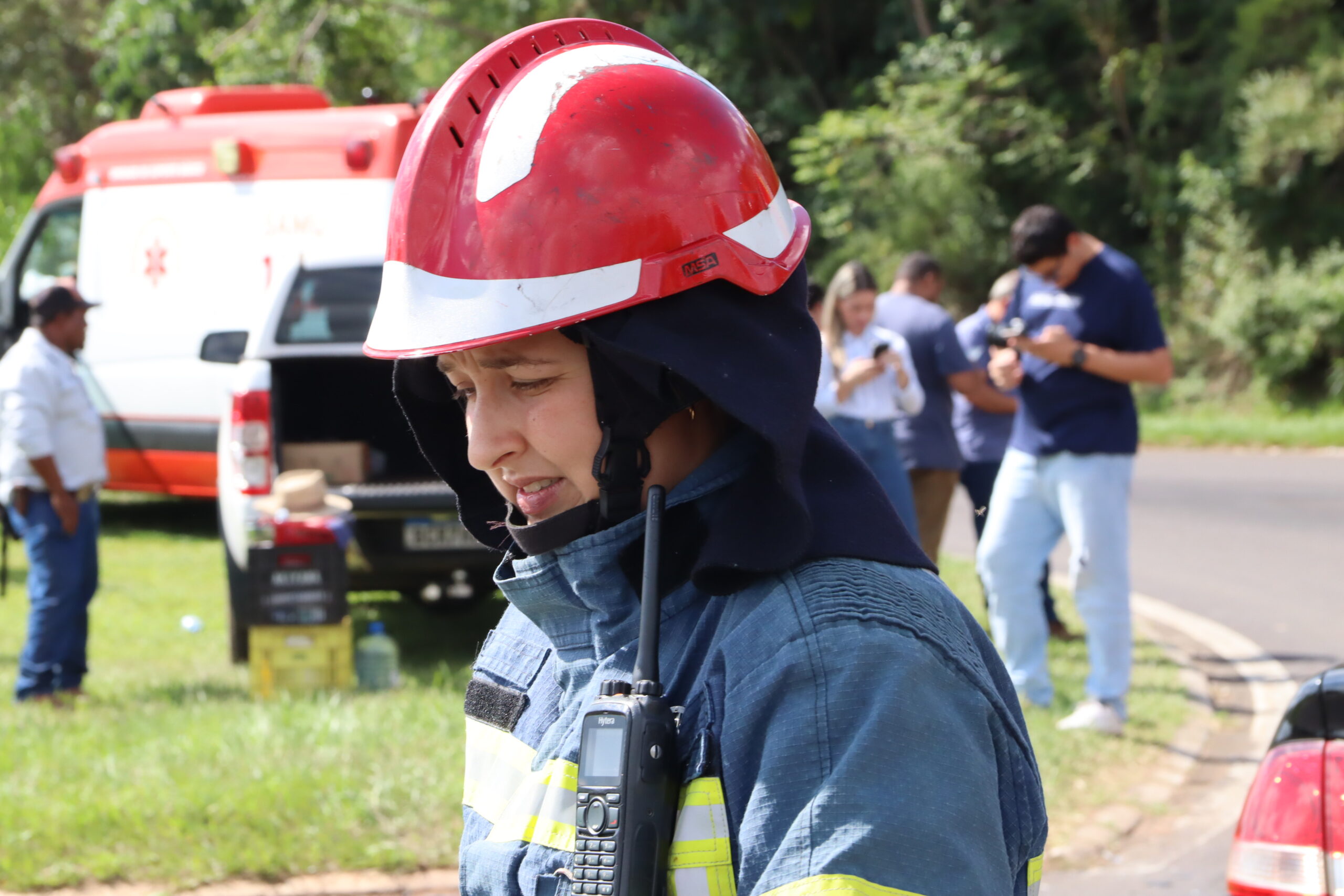 Jornal Ilustrado - Equipe feminina do Corpo de Bombeiros se destaca em atendimento de acidente na PR-323 