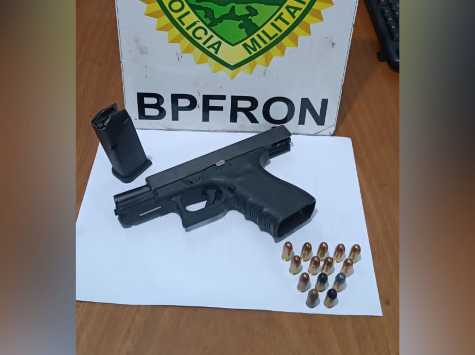 BPFron apreende pistola Glock com 14 munições em Perobal 