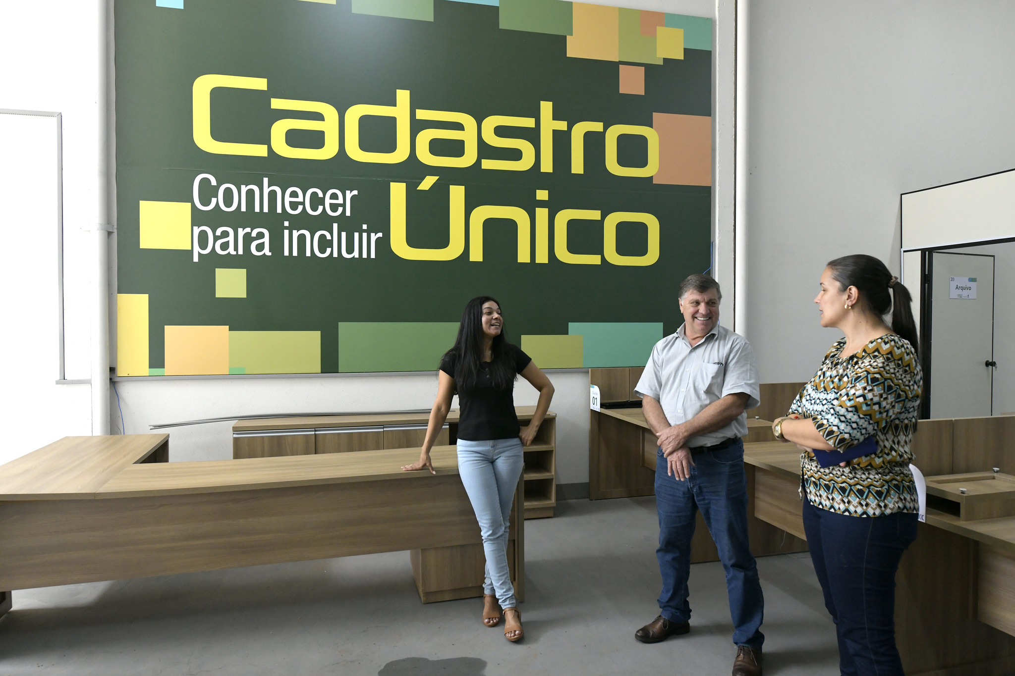 Jornal Ilustrado - Pozzobom conhece futuras instalações da unidade de atendimento do CadÚnico