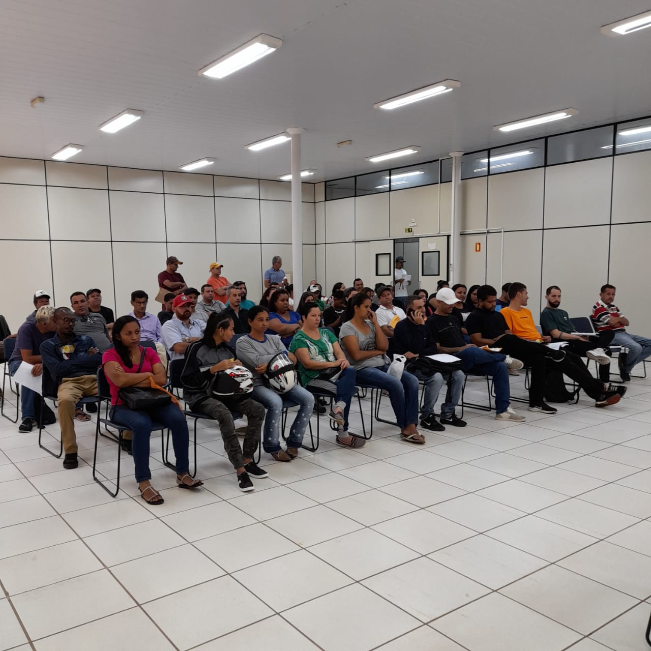 Jornal Ilustrado - Quase 60 pessoas foram encaminhadas para vagas de empregos na Levo