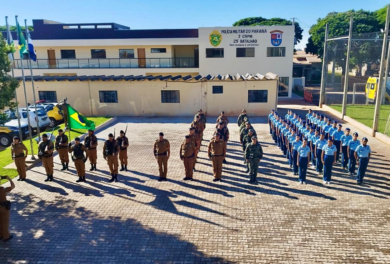Jornal Ilustrado - Polícia Militar e Corpo de Bombeiros de Umuarama realizam solenidade em homenagem a Tiradentes