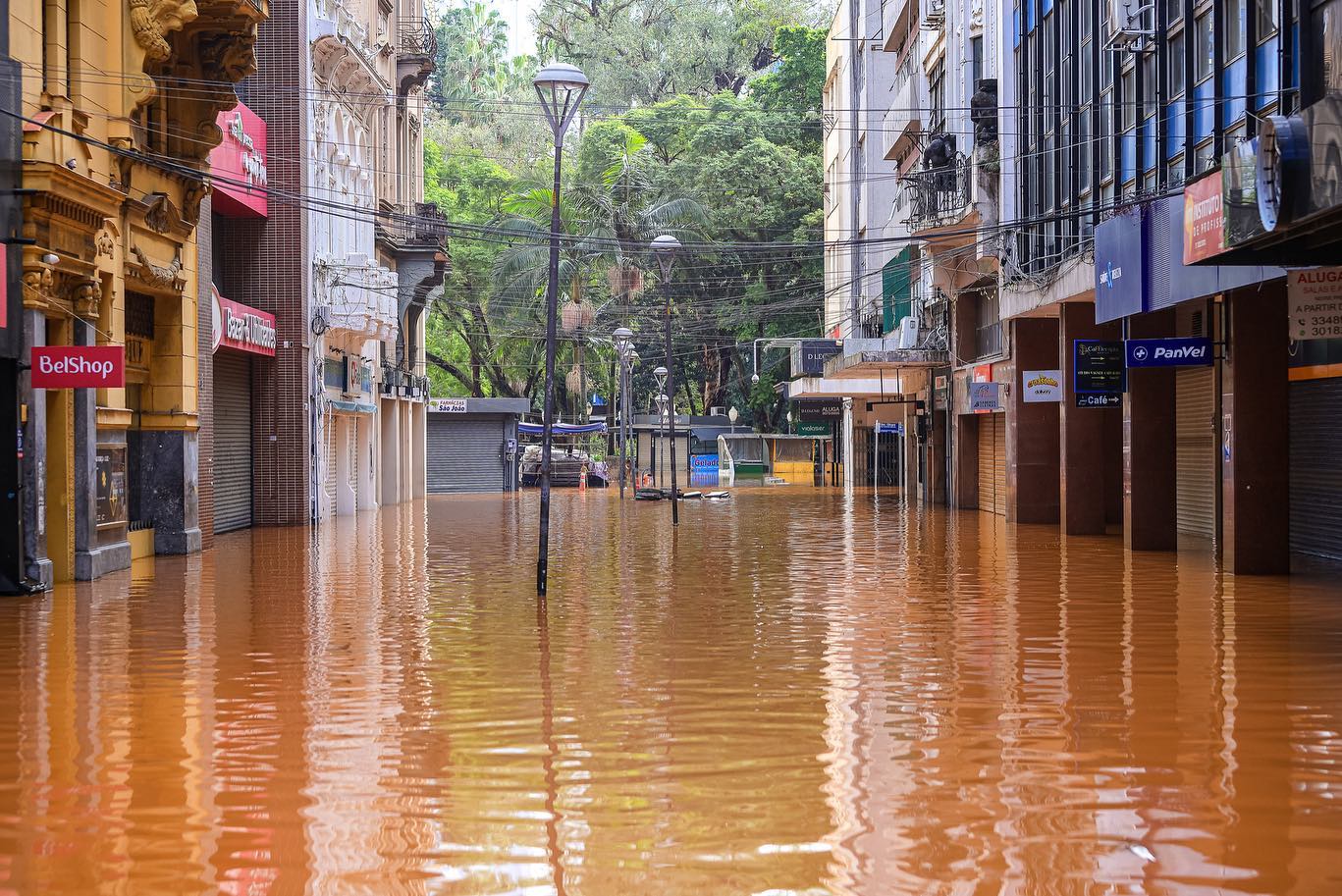 Jornal Ilustrado - Sobe para 161 número de mortes por chuvas no Rio Grande do Sul