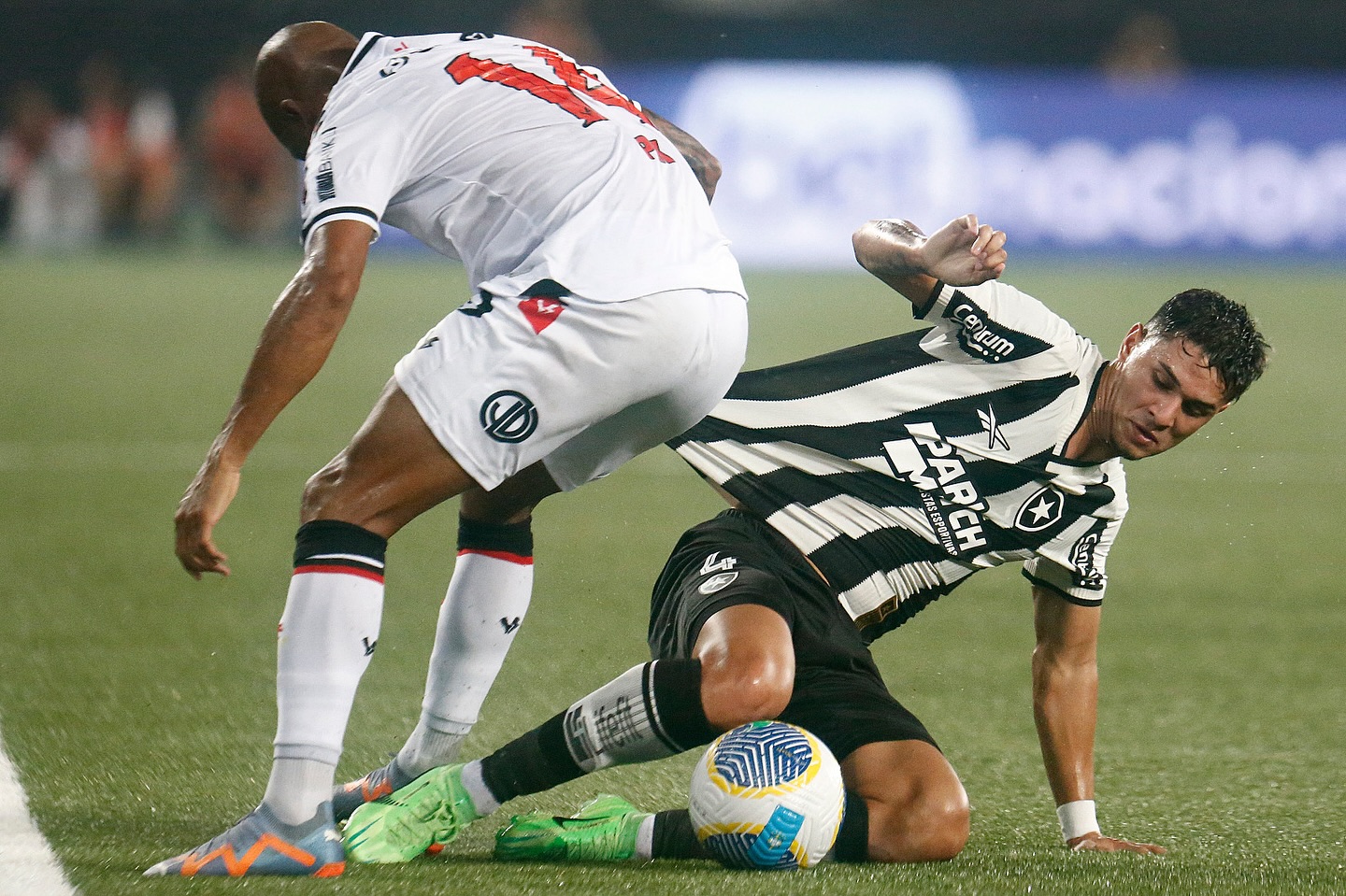 Jornal Ilustrado - Botafogo supera Vitória para abrir vantagem na Copa do Brasil
