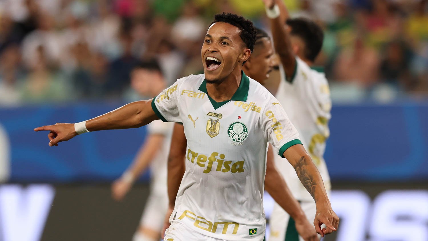 Palmeiras supera forte calor em Cuiabá, mostra superioridade e volta a ganhar no Brasileirão 