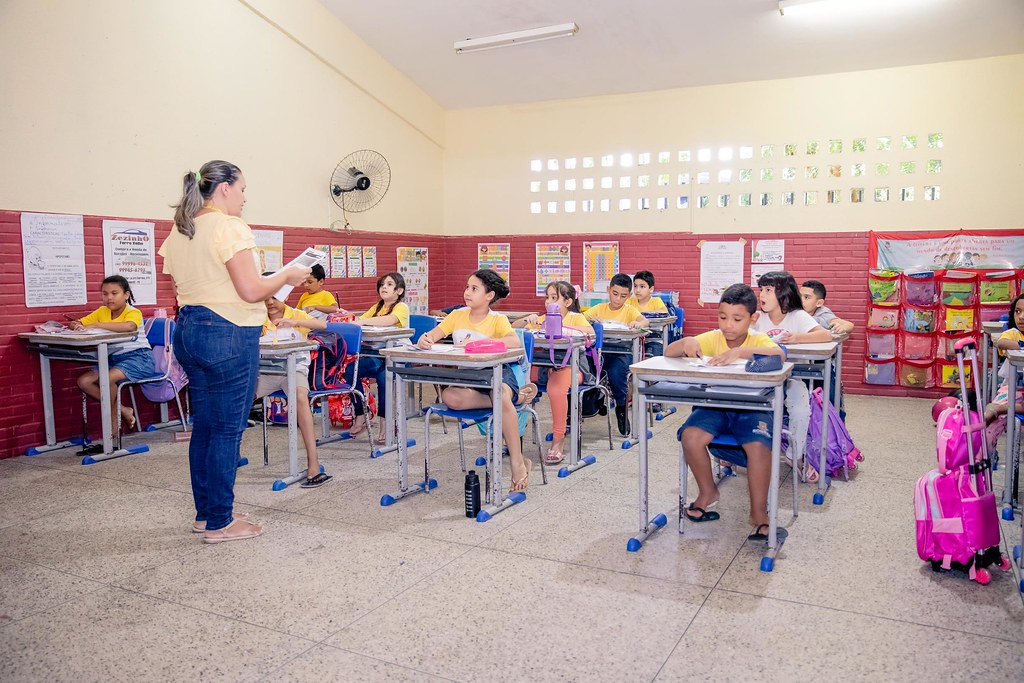 Jornal Ilustrado - Paranaenses conhecem políticas públicas educacionais de alfabetização no Ceará