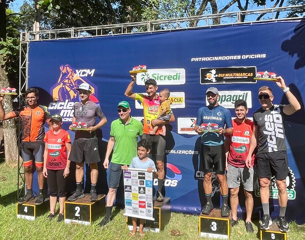 Jornal Ilustrado - Equipe de Ciclismo de Umuarama é destaque em competições regionais do Estado