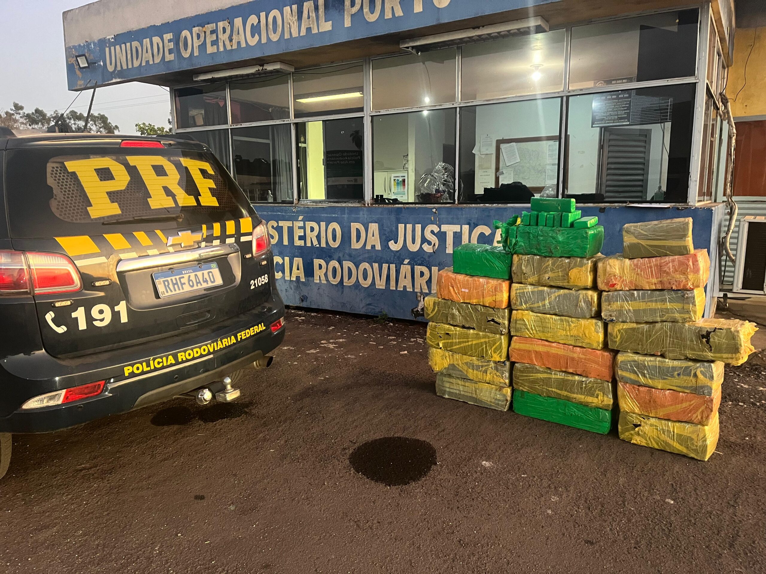 Jornal Ilustrado - PRF apreende mais de 500 quilos de maconha em Icaraíma 