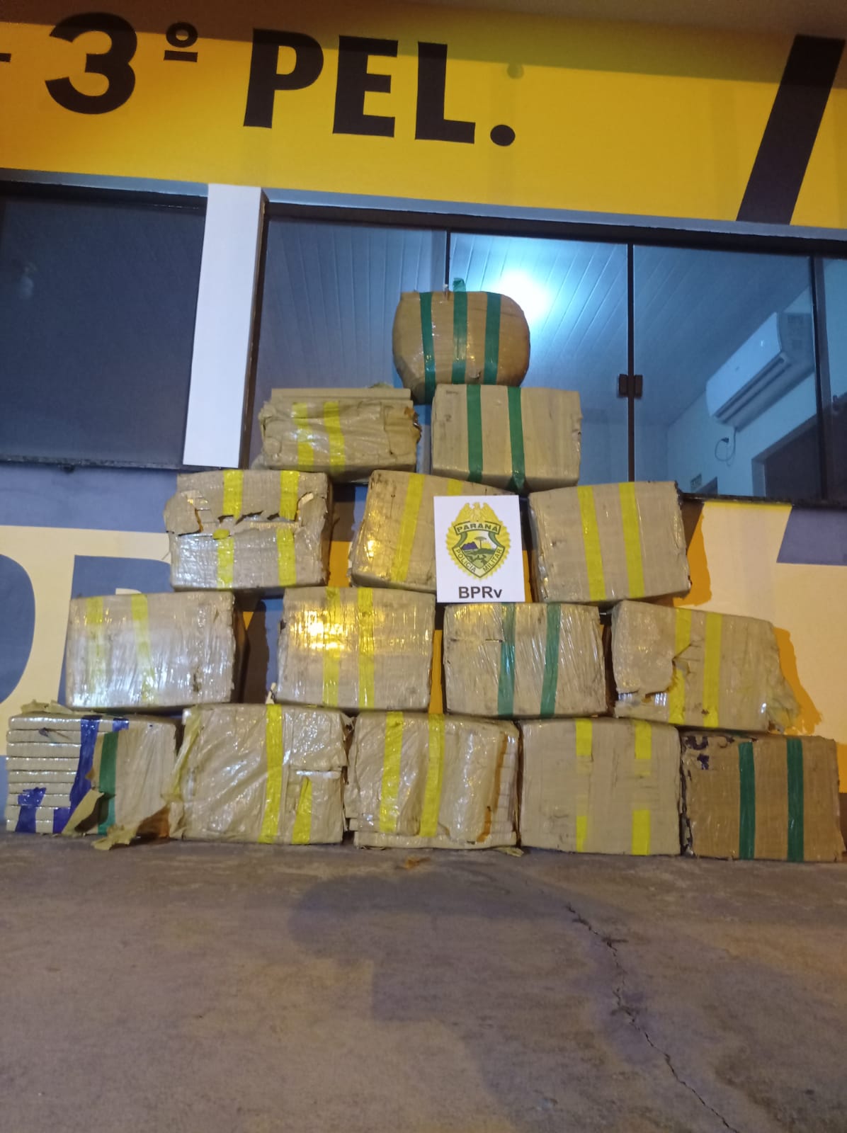 Jornal Ilustrado - Polícia Rodoviária Estadual apreende mais de 350 quilos de maconha em Iporã