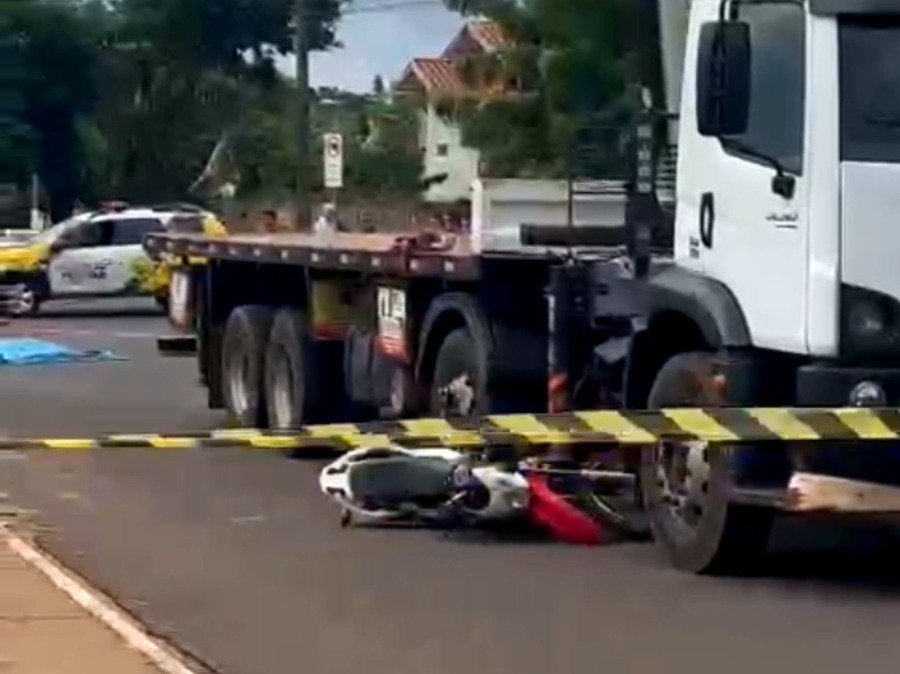 Colisão entre moto e caminhão resulta na morte de dois irmãos em Tuneiras do Oeste 