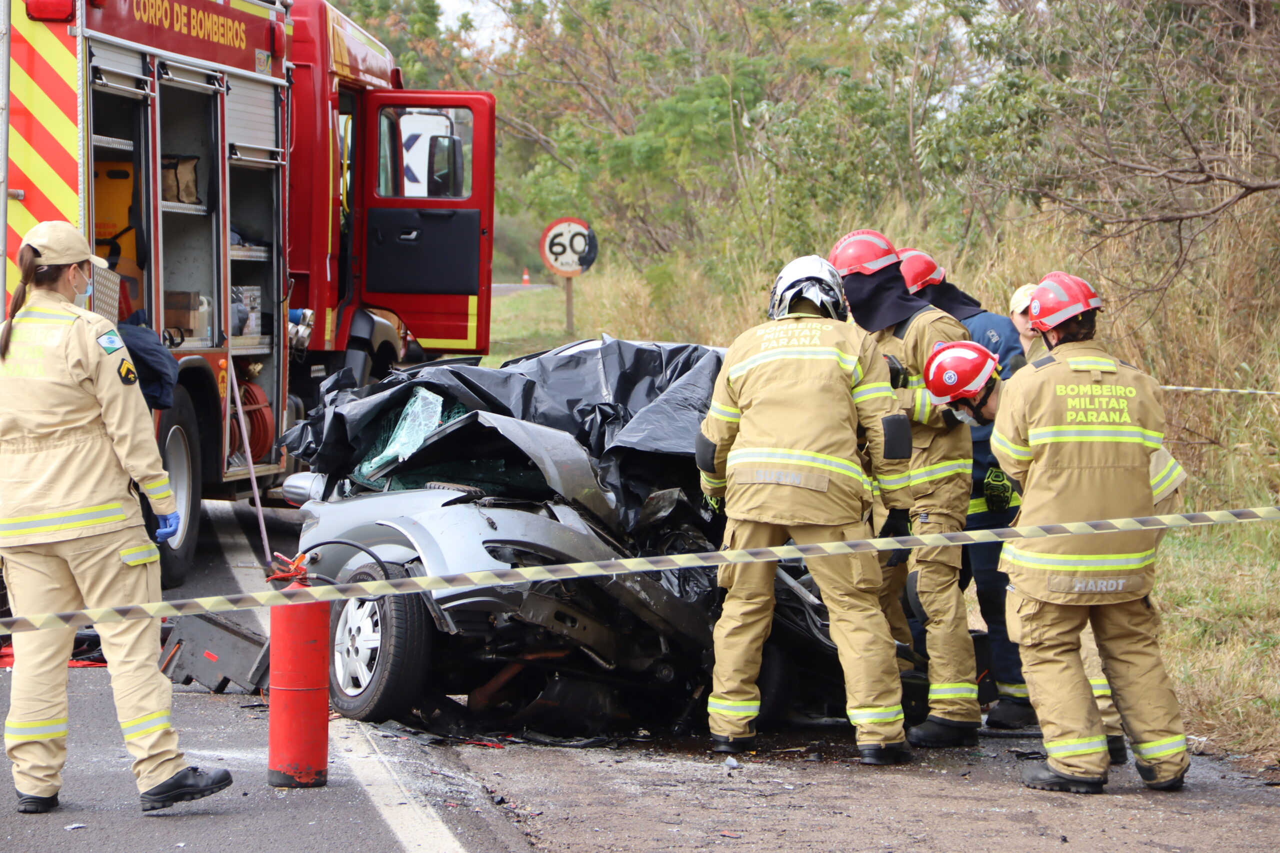 Jornal Ilustrado - Idoso morre após acidente entre carro e carreta na PR-323, em Umuarama