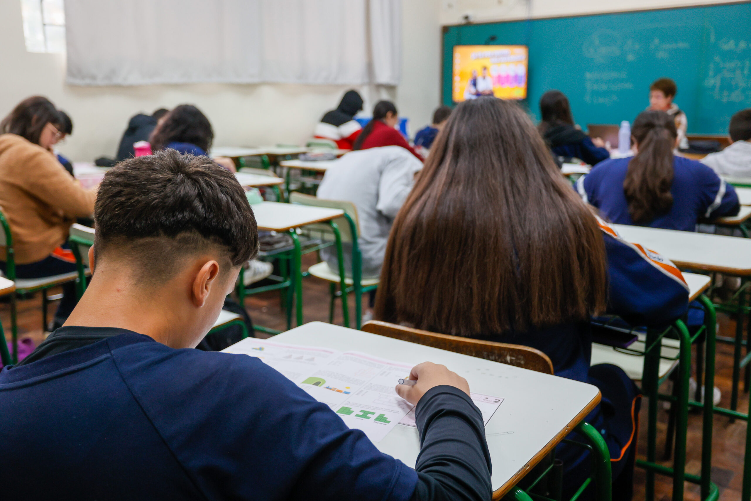 Jornal Ilustrado - Governador sanciona lei que cria o programa Parceiro da Escola