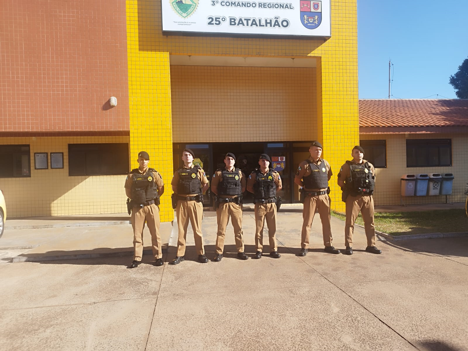 Quatro novos cadetes iniciam estágio no 25º Batalhão de Polícia Militar de Umuarama 