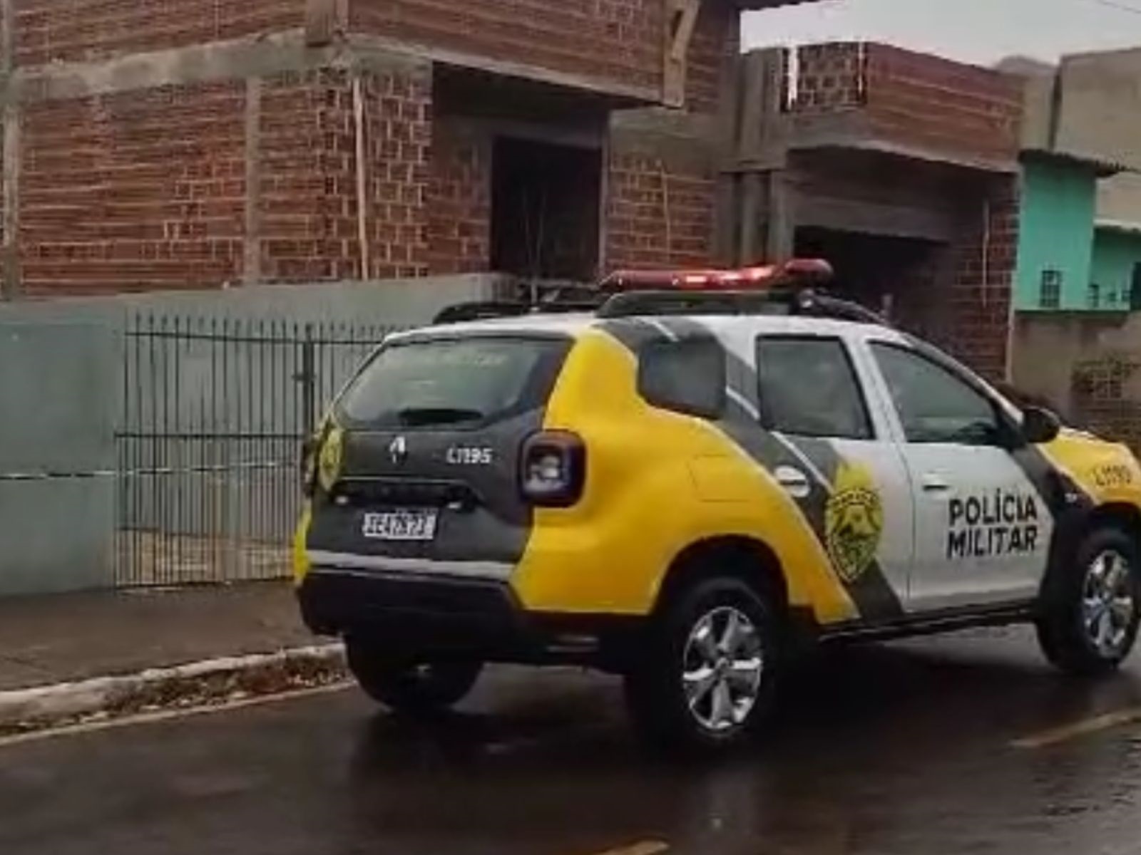 Dupla armada invade residência e mata dois jovens em Tapejara