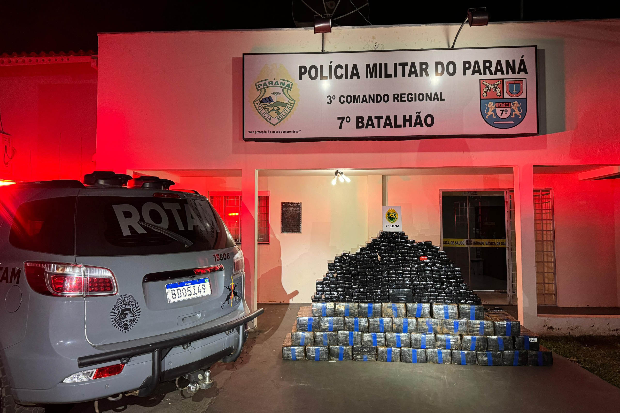 Polícia Militar apreende 910 quilos de maconha na PR-323, em Cruzeiro do Oeste