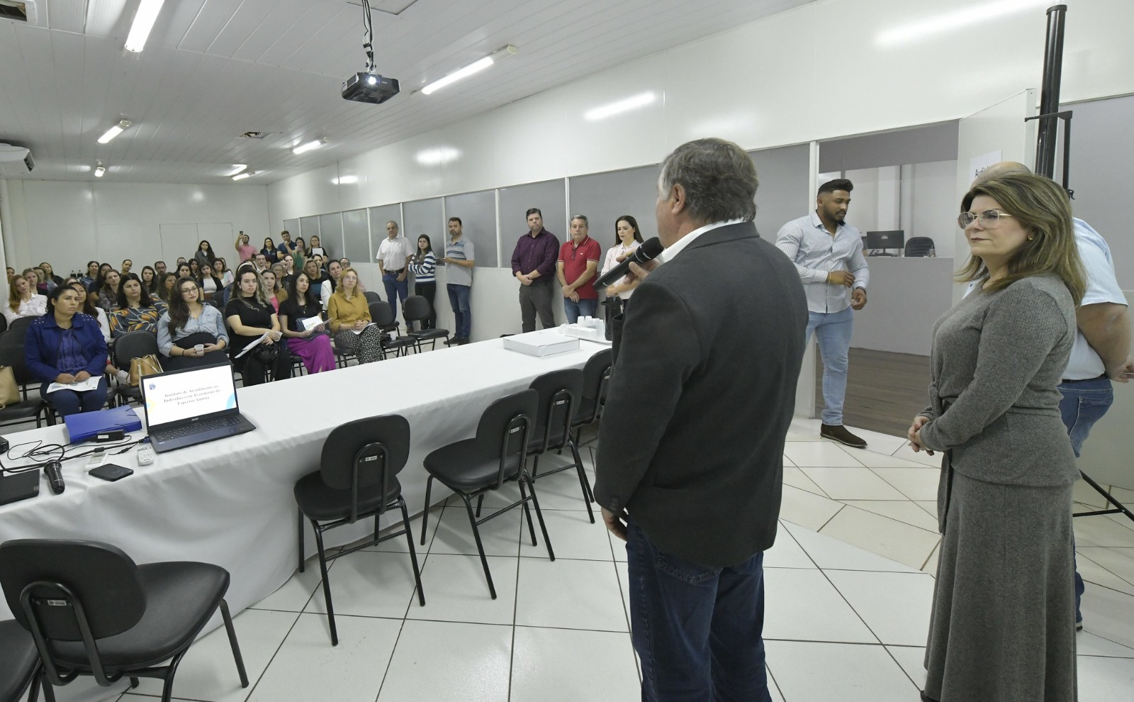 Jornal Ilustrado - O grande jornal do Noroeste do Paraná Jornal Ilustrado - Instituto de atendimento à pessoa autista já conta com profissionais contratados