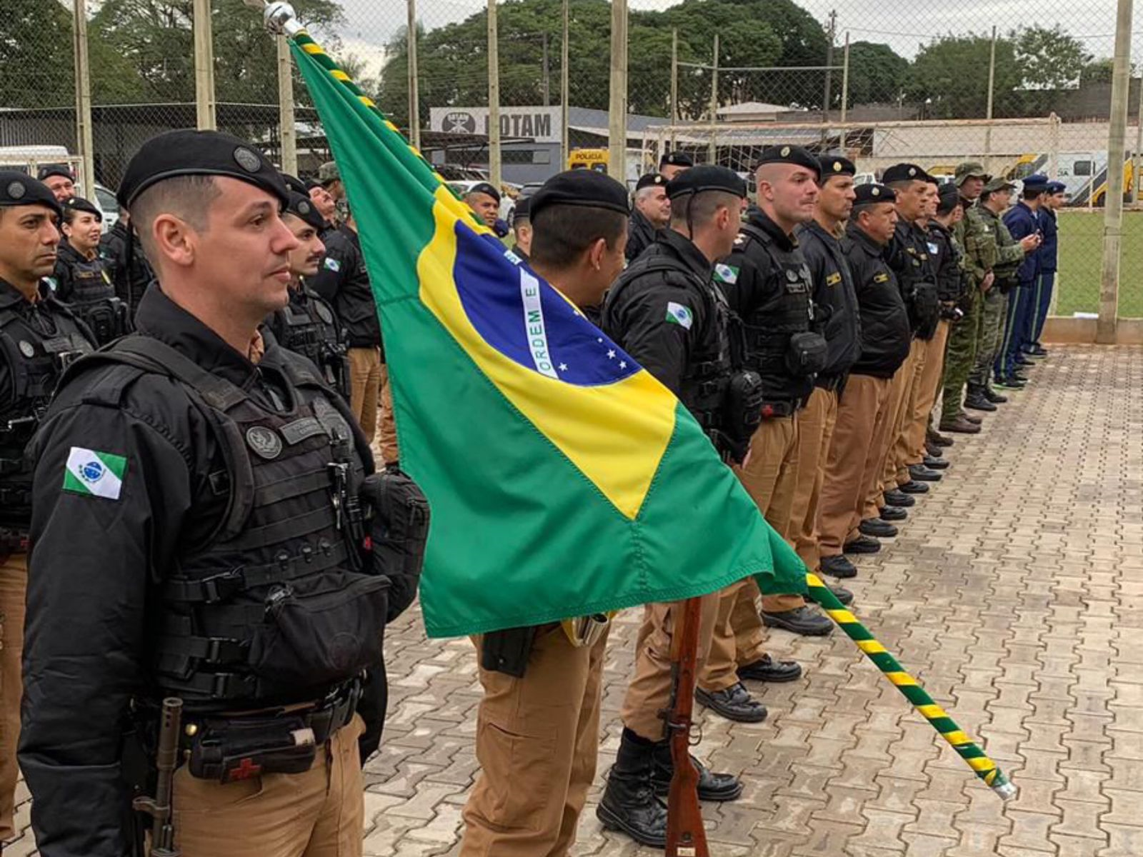 Jornal Ilustrado - Homenagens marcam o 170º aniversário da Polícia Militar na sede do 25º Batalhão da PM 