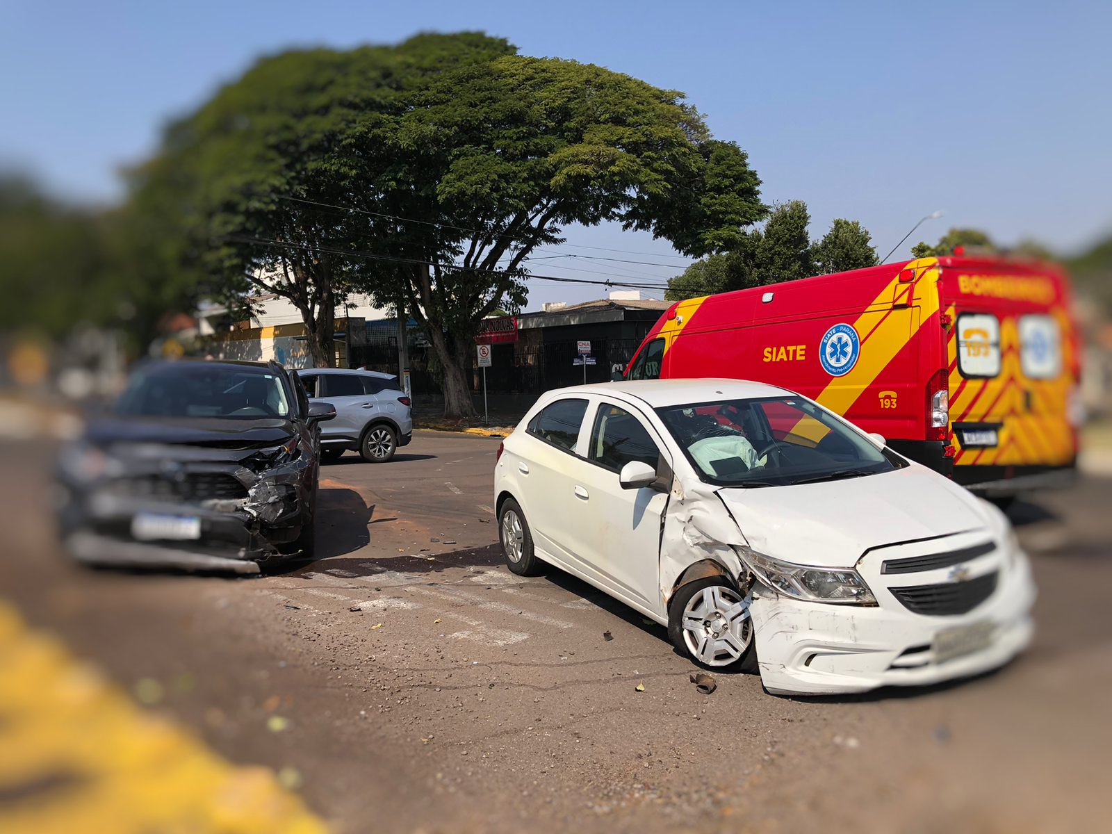 Colisão entre veículos na Zona I de Umuarama não deixa feridos 