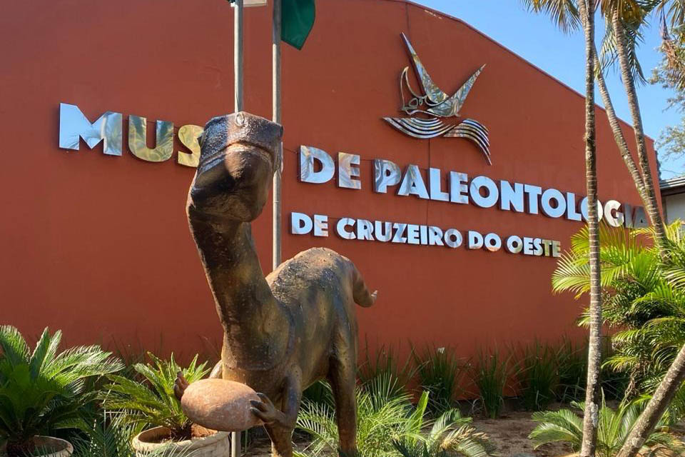 Jornal Ilustrado - Vale dos Dinossauros: Cruzeiro do Oeste recebe título que reforça turismo científico
