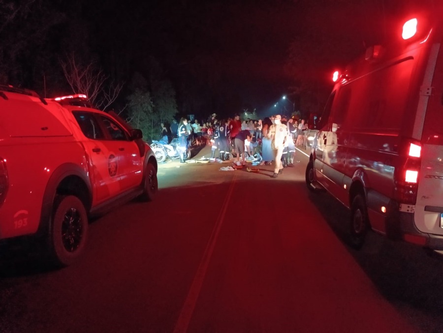 Adolescente em moto morre após colidir na traseira de caminhão na PR-682, em Umuarama 