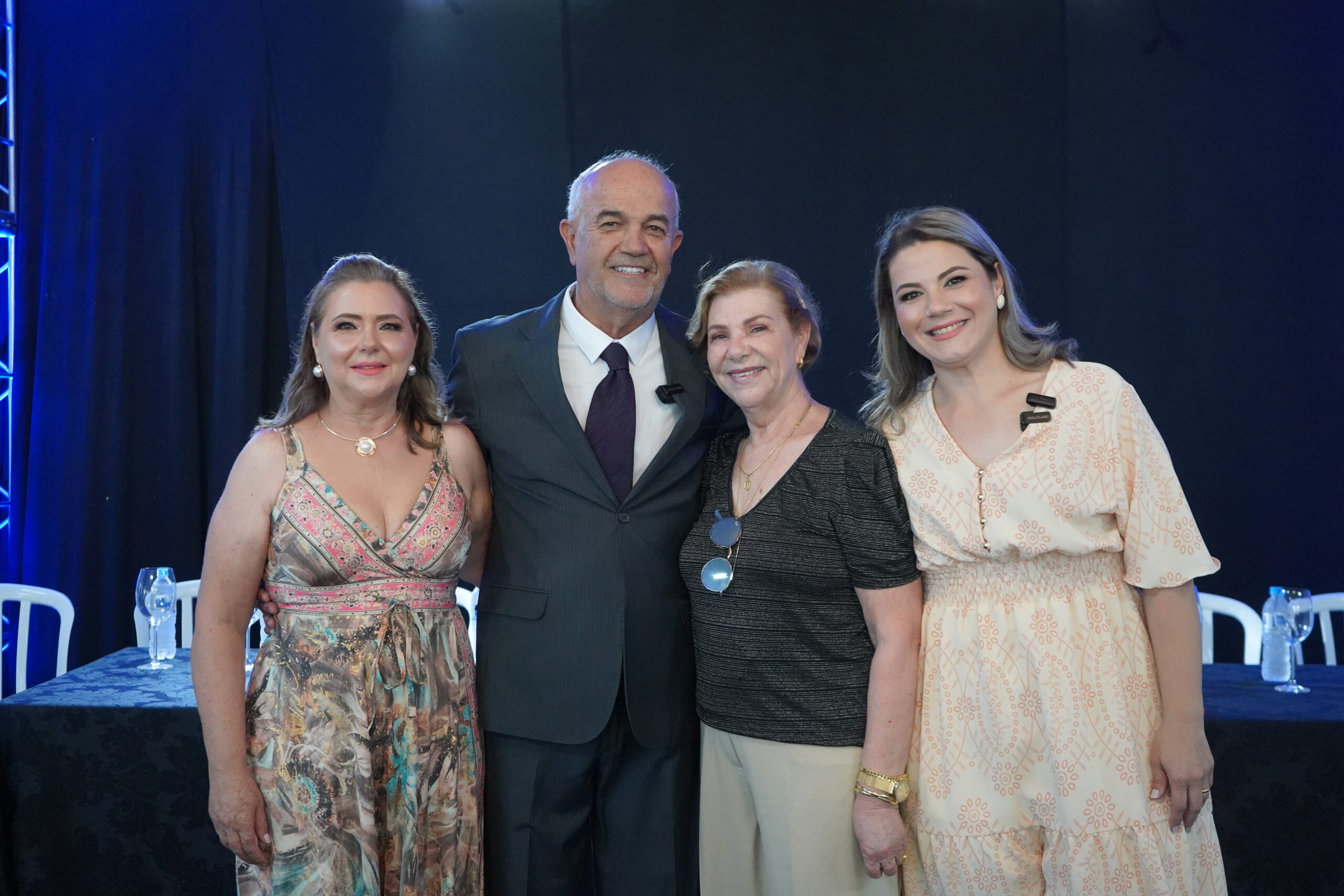 Jornal Ilustrado - Armandinho e Nadya Masse assumem a prefeitura de Cruzeiro do Oeste