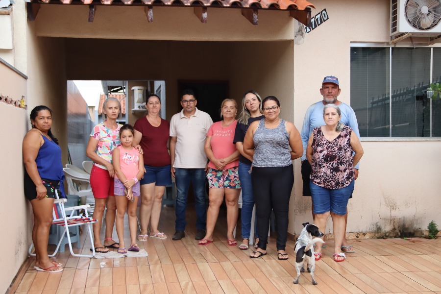 “Estamos abandonados no meio da merda”, gritam moradores do Jardim Ipê, em Umuarama