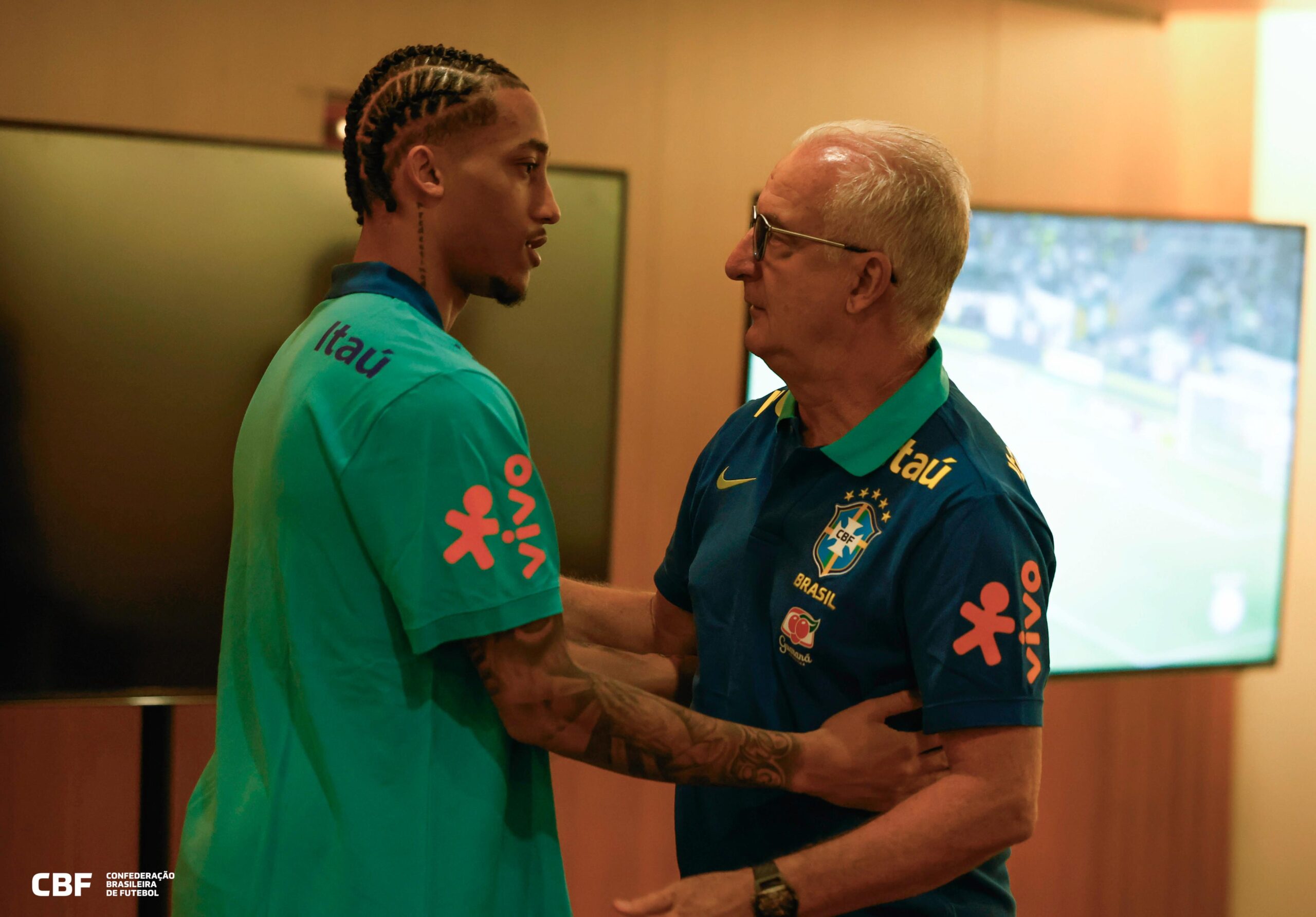 Seleção começa a se apresentar em Brasília para jogos contra Colômbia e Argentina